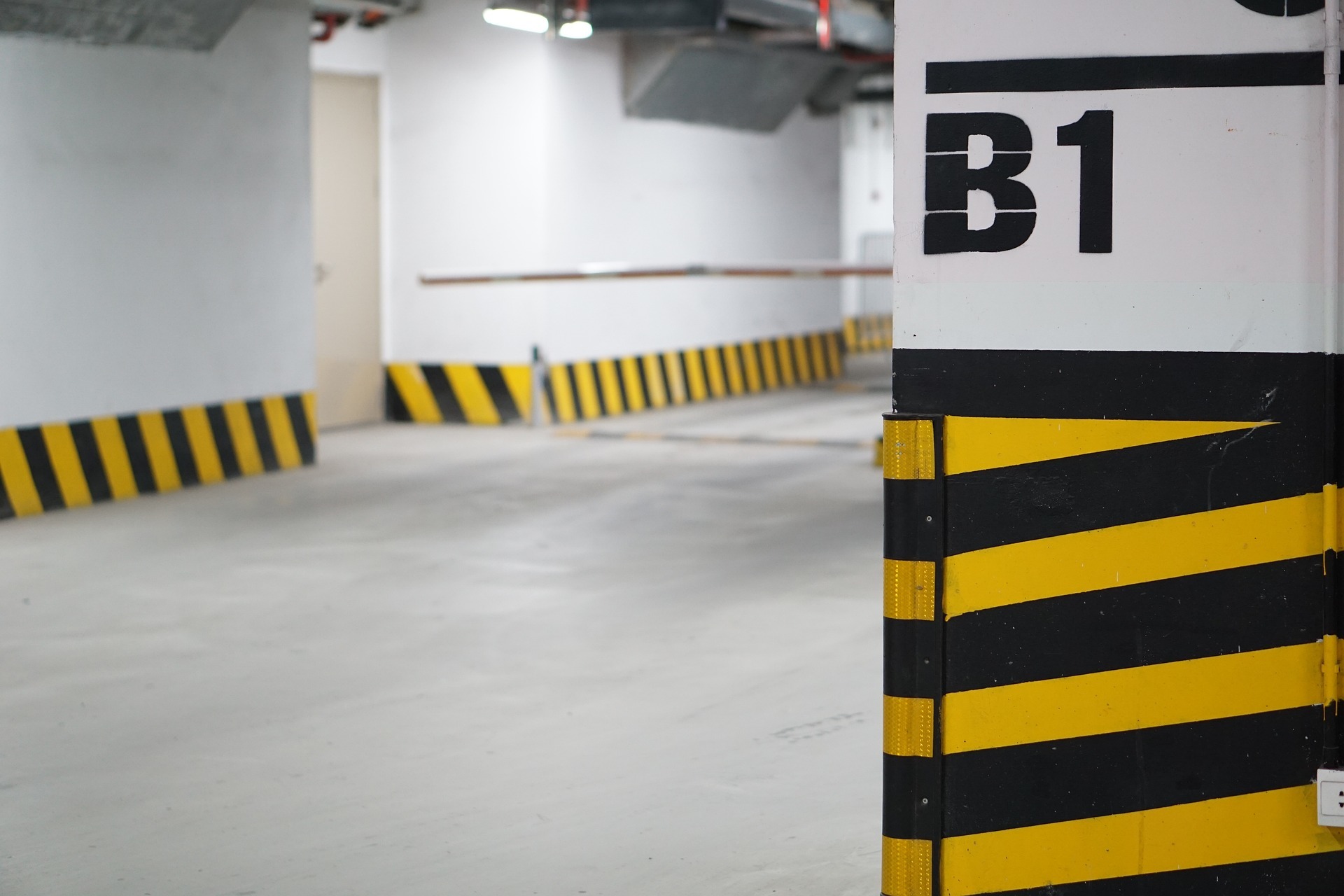 Energy saving solutions for smart parking lots