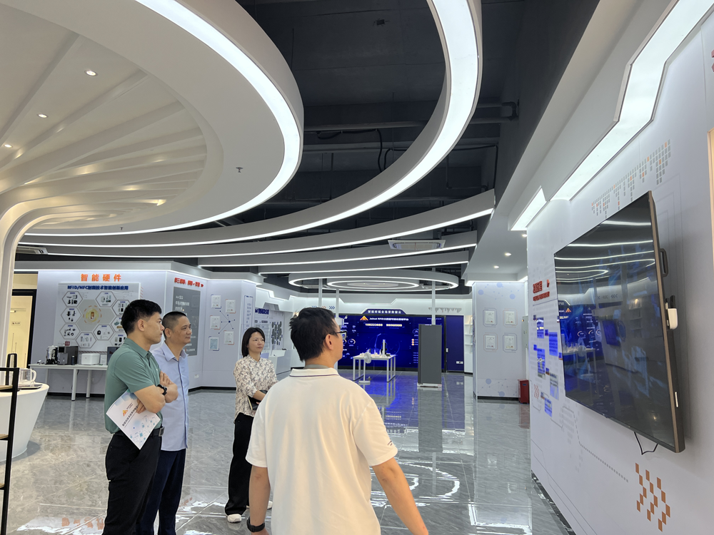 Cai Xianquan visited Joinet IoT for inspection and research